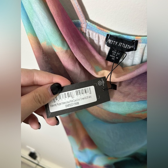 PrettyLittleThing Maternity purple watercolour print cowl maxi dress - Picture 2 of 3